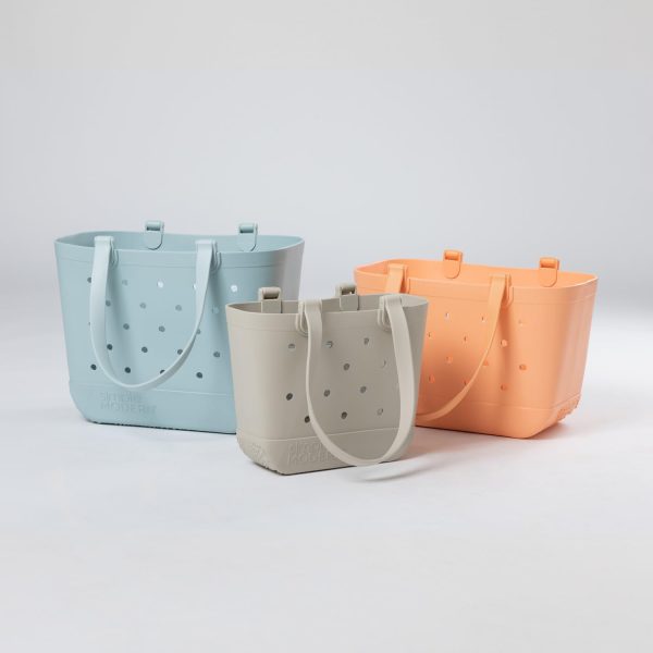 Simple Modern Extra-Large Beach Bag | Waterproof Getaway Rubber Tote with Zipper Pocket for Travel, Pool, Boat, Groceries, Sports | Sea Glass Sage - Image 7